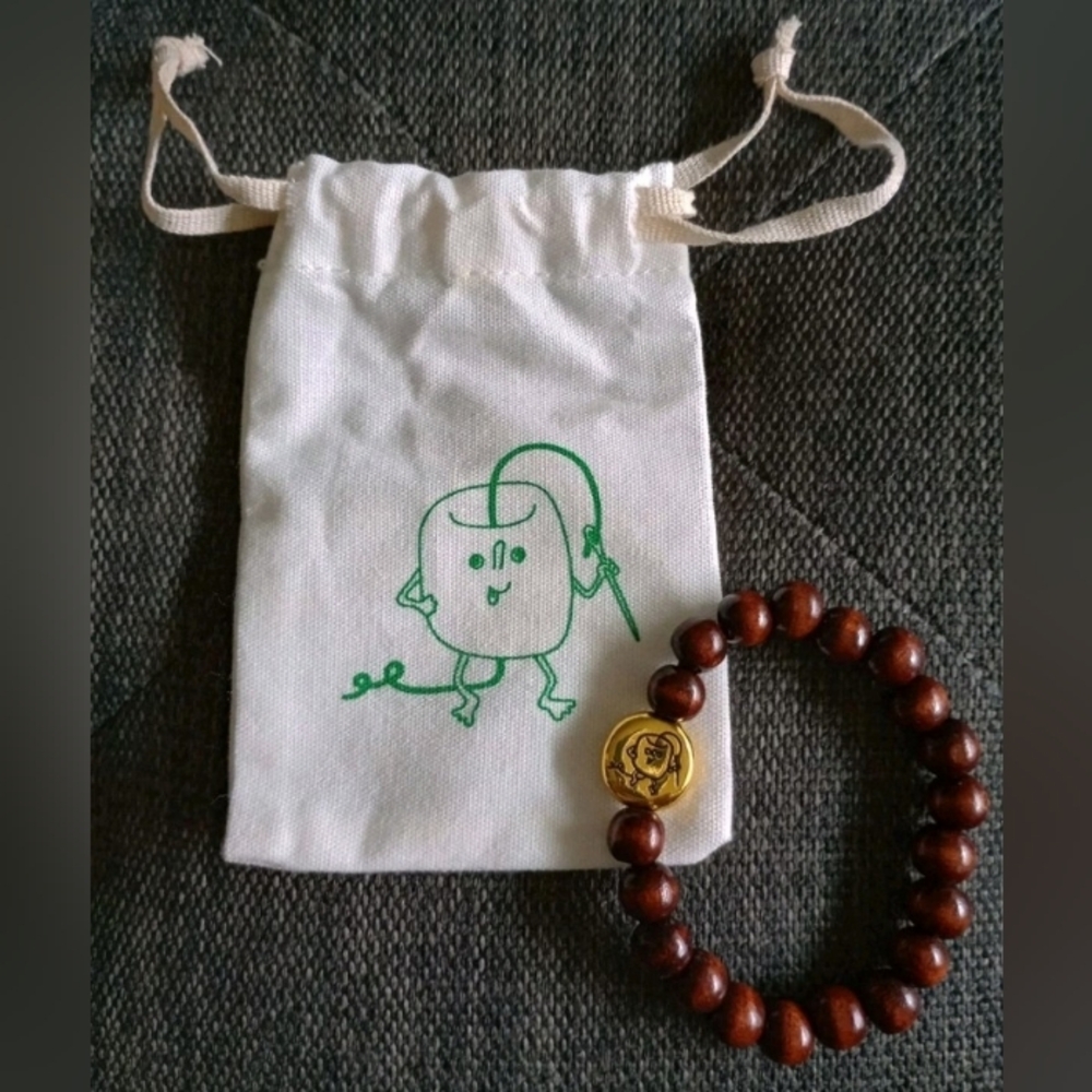 Haas Lost Hills Wooden Beaded Stretch Bracelet With Drawstring Carry Bag
